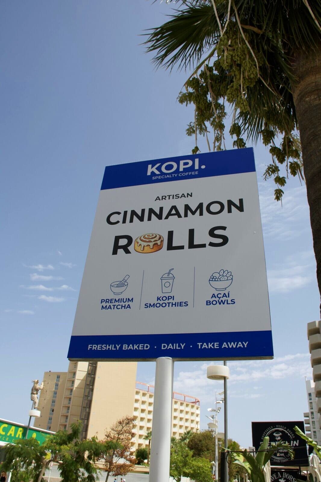 El cartel de KOPI. bajo el cielo de Magaluf